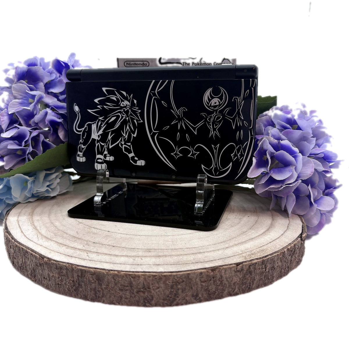 Custom New Nintendo 3DS XL schwarz Pokemon Sonne Mond Aussenseite Custom Artwork weisser Hintergrund